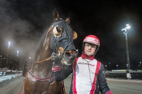 Mats E Djuse och Ippon Futura skrällde på V86. Foto av David Schreiner TR Bild